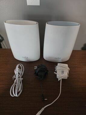 NETGEAR Orbi Router RBR50 and Satellite RBS50 Home Mesh WiFi AC3000
